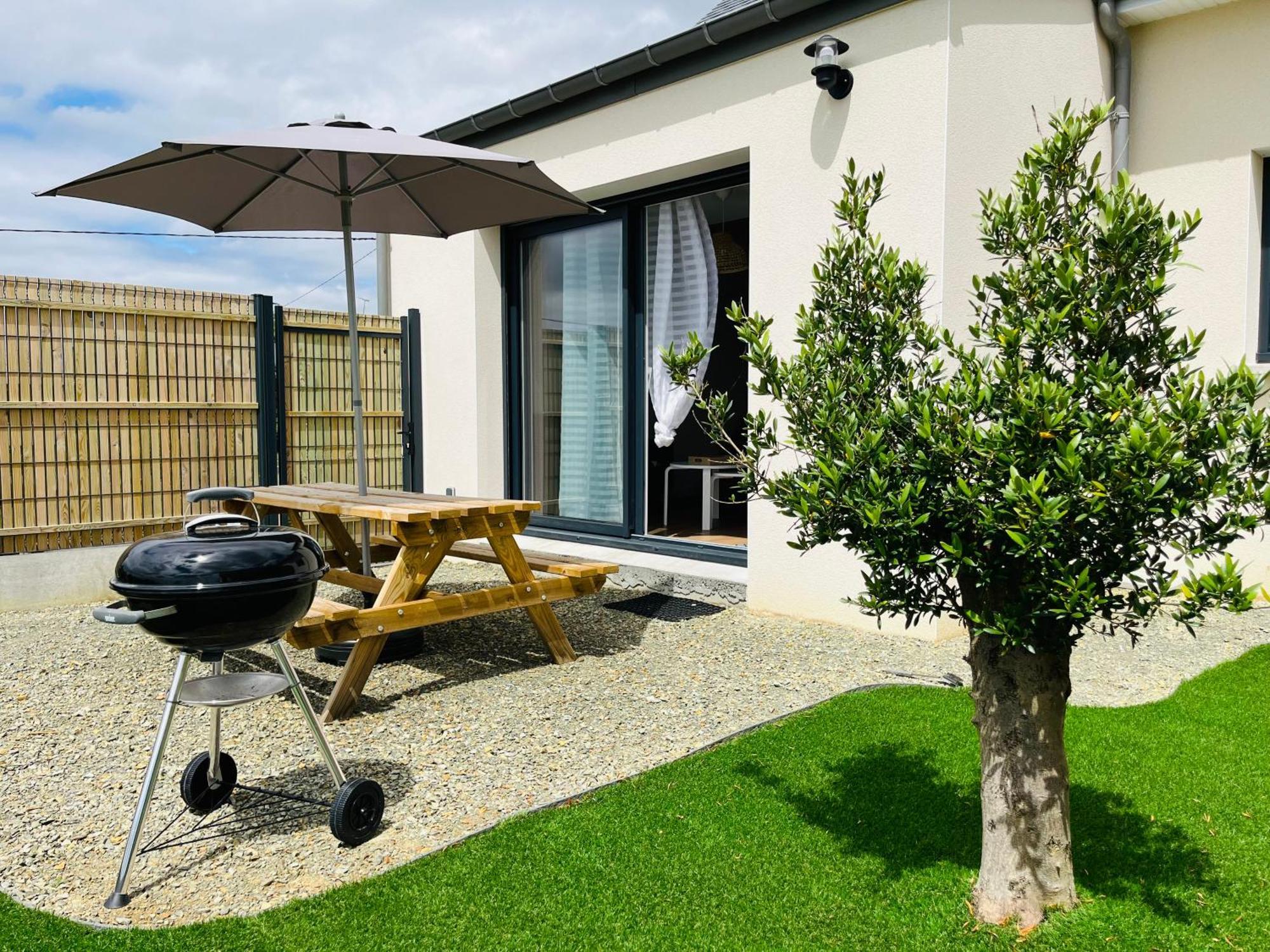Le Gite De Mireloup Plerguer Exterior photo
